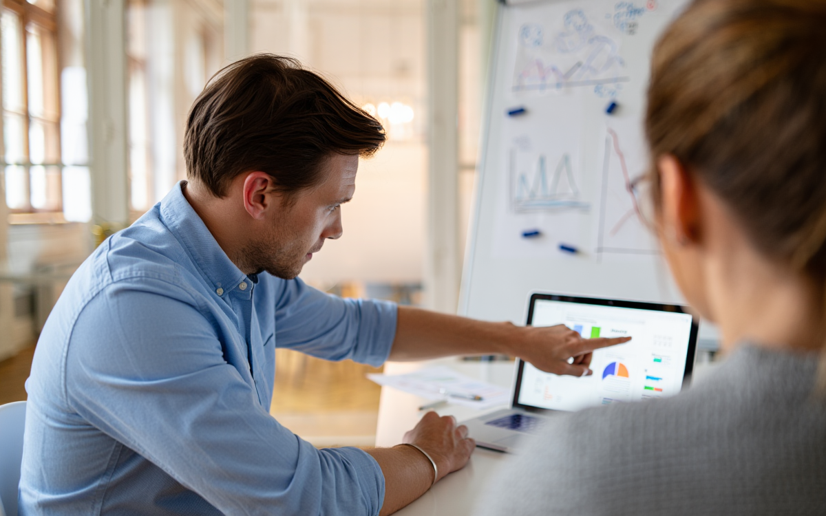 E-Commerce Instagram and Facebook Ad Strategies